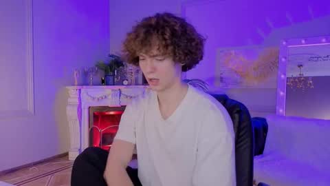 Snapshot of tommy_jamm chatting on November 20, 3:45 pm Tommy online show from November 20, 3:45 pm