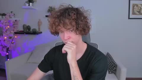 Snapshot of tommy_jamm chatting on November 25, 9:42 am Tommy online show from November 25, 9:42 am