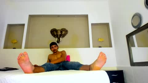 Snapshot of tommy_kurtt chatting on November 7, 2:17 pm Tommy online show from November 7, 2:17 pm