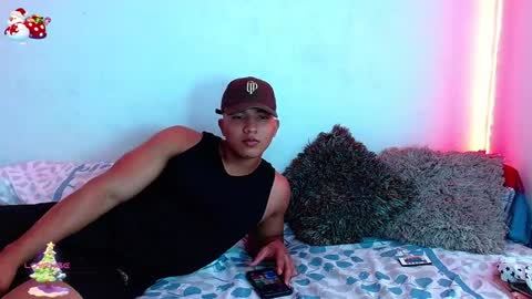 Snapshot of tommy_montana57935 chatting on December 17, 6:45 am tommy and merida online show from December 17, 6:45 am