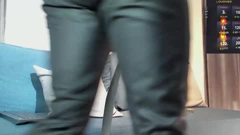 tommy_raym0ndg online show from January 18, 7:15 pm