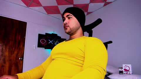 Snapshot of tommy_sccott chatting on January 21, 3:15 am tommy_sccott online show from January 21, 3:15 am