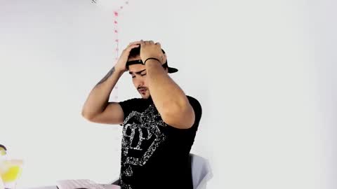 Snapshot of tommy_sccott chatting on September 14, 10:42 pm tommy_sccott online show from September 14, 10:42 pm