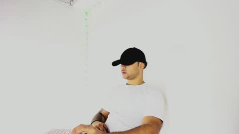 Snapshot of tommy_sccott chatting on September 25, 11:30 pm tommy_sccott online show from September 25, 11:30 pm