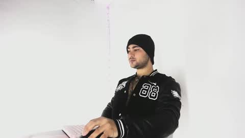 Snapshot of tommy_sccott chatting on September 30, 10:48 pm tommy_sccott online show from September 30, 10:48 pm