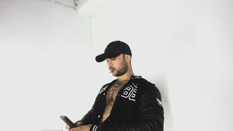 Snapshot of tommy_sccott chatting on October 9, 12:08 am tommy_sccott online show from October 9, 12:08 am