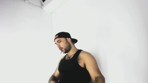 Snapshot of tommy_sccott chatting on October 9, 10:19 pm tommy_sccott online show from October 9, 10:19 pm