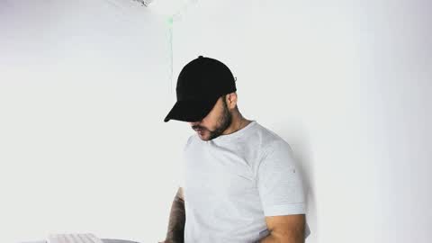 Snapshot of tommy_sccott chatting on October 11, 11:03 pm tommy_sccott online show from October 11, 11:03 pm