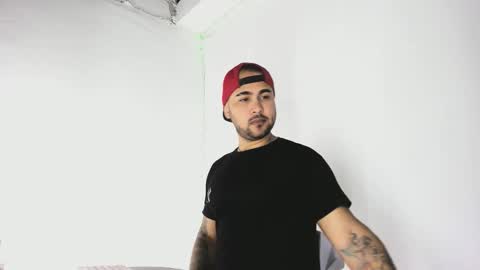 Snapshot of tommy_sccott chatting on October 14, 11:38 pm tommy_sccott online show from October 14, 11:38 pm