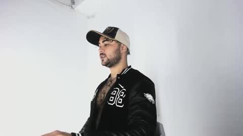 Snapshot of tommy_sccott chatting on October 22, 12:44 am tommy_sccott online show from October 22, 12:44 am