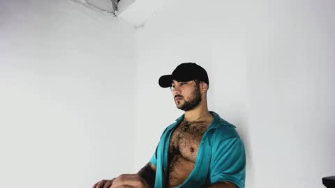 Snapshot of tommy_sccott chatting on October 23, 11:03 pm tommy_sccott online show from October 23, 11:03 pm