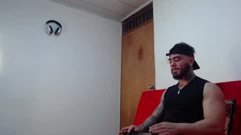 Steven online show from February 3, 6:28 pm