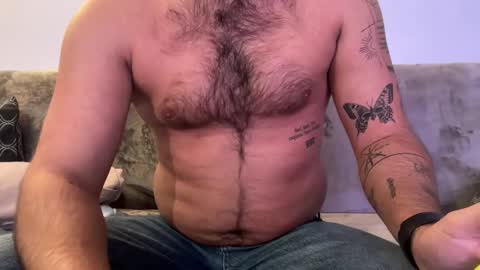 Snapshot of tommyjay32 chatting on November 18, 2:43 pm tommyjay32 online show from November 18, 2:43 pm