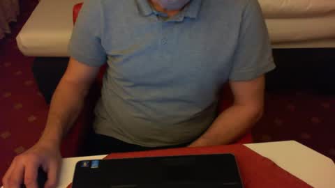 Tom online show from December 3, 5:01 pm