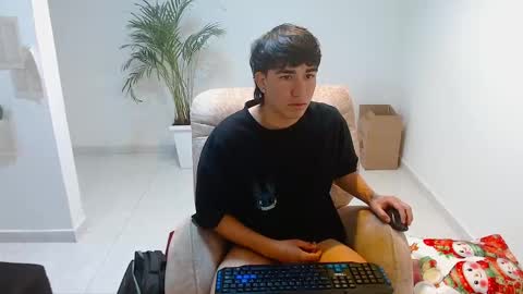 tomy337271 online show from December 15, 3:05 pm