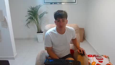 tomy337271 online show from December 20, 1:07 pm