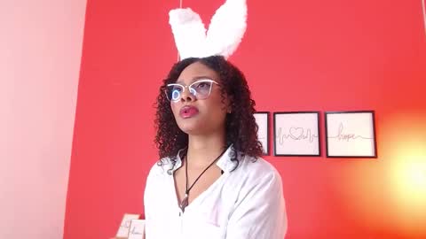 Snapshot of toninahazze chatting on December 22, 3:36 am Tonina online show from December 22, 3:36 am