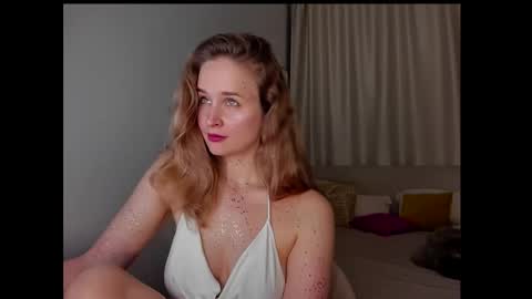 Snapshot of tony_and_alice chatting on December 24, 9:11 pm Tony and Alice online show from December 24, 9:11 pm