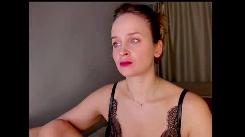 Snapshot of tony_and_alice chatting on January 31, 9:26 pm Tony and Alice online show from January 31, 9:26 pm