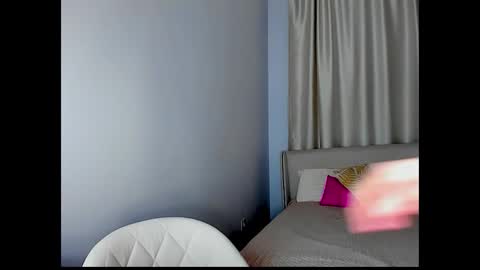 Snapshot of tony_and_alice chatting on December 15, 7:51 pm Tony and Alice online show from December 15, 7:51 pm