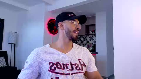 tony muscle1 online show from October 20, 9:37 pm