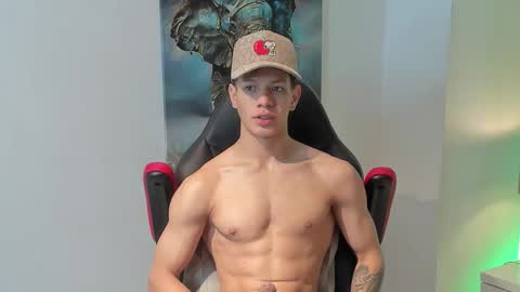 tony_petrov online show from September 10, 7:08 am