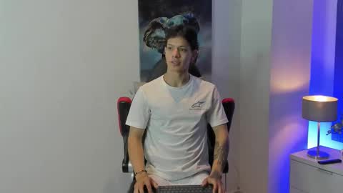 tony_petrov online show from September 13, 7:19 am