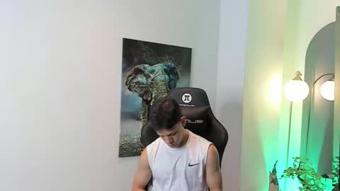 tony_petrov online show from October 14, 4:46 am