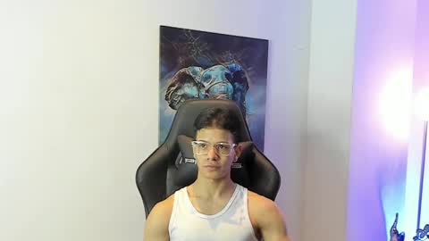 tony_petrov online show from October 21, 5:19 am