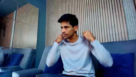 Snapshot of tonycosta_ chatting on October 14, 12:33 am Tony online show from October 14, 12:33 am