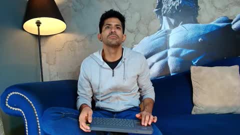 Snapshot of tonycosta_ chatting on October 16, 1:17 am Tony online show from October 16, 1:17 am