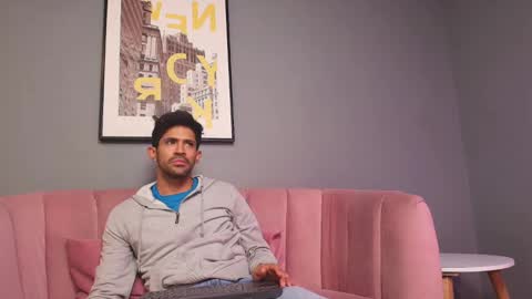 Snapshot of tonycosta_ chatting on October 24, 1:24 am Tony online show from October 24, 1:24 am