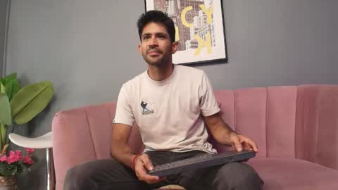 Snapshot of tonycosta_ chatting on November 7, 12:54 am Tony online show from November 7, 12:54 am