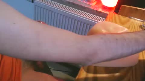 toohugeandstonedxoxo online show from September 12, 11:04 pm