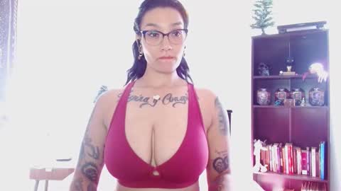 toothyy online show from December 18, 4:39 pm