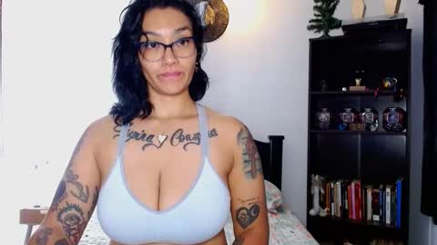 toothyy online show from December 23, 4:44 am