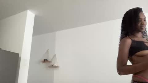 Snapshot of tootie03 chatting on October 5, 9:18 am tootie03 online show from October 5, 9:18 am