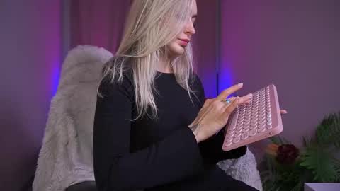 top_grace online show from October 6, 9:45 pm