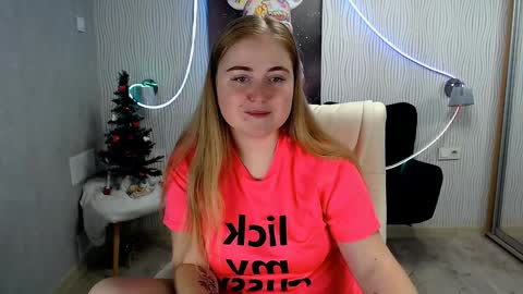 tori_blond online show from December 23, 7:38 am