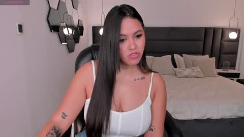 Tori Cross online show from January 18, 3:38 pm