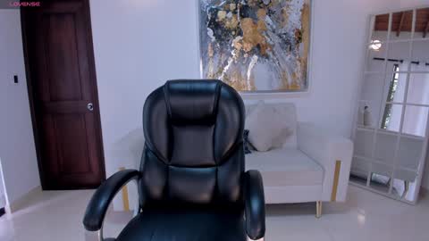 Tori Cross online show from January 31, 3:55 pm