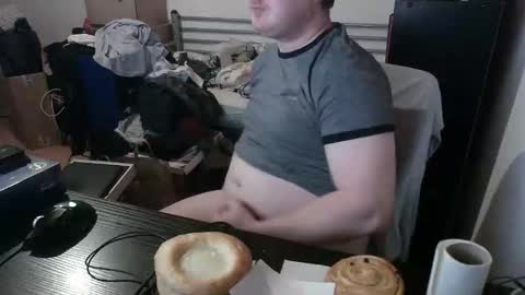 Snapshot of totox1989 chatting on December 16, 6:53 am Totox online show from December 16, 6:53 am