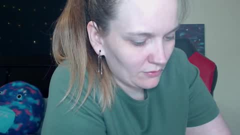 Snapshot of toxiclilly chatting on December 2, 8:52 am Lilly Miss Mistress Goddess Maam Queen Boss online show from December 2, 8:52 am