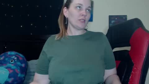 Snapshot of toxiclilly chatting on December 2, 11:56 am Lilly Miss Mistress Goddess Maam Queen Boss online show from December 2, 11:56 am