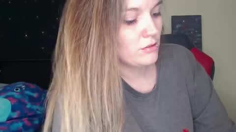 Snapshot of toxiclilly chatting on December 7, 8:22 am Lilly Miss Mistress Goddess Maam Queen Boss online show from December 7, 8:22 am