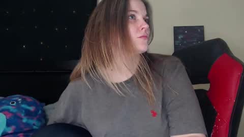 Snapshot of toxiclilly chatting on December 7, 11:40 am Lilly Miss Mistress Goddess Maam Queen Boss online show from December 7, 11:40 am