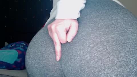 Snapshot of toxiclilly chatting on December 11, 12:23 pm Lilly Miss Mistress Goddess Maam Queen Boss online show from December 11, 12:23 pm