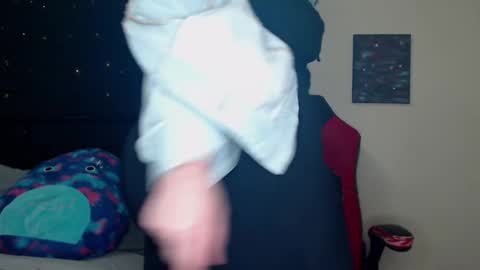 Snapshot of toxiclilly chatting on December 12, 9:40 am Lilly Miss Mistress Goddess Maam Queen Boss online show from December 12, 9:40 am