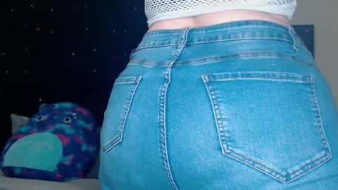 Snapshot of toxiclilly chatting on December 14, 11:29 am Lilly Miss Mistress Goddess Maam Queen Boss online show from December 14, 11:29 am