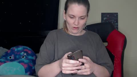 Snapshot of toxiclilly chatting on December 30, 8:54 am Lilly Miss Mistress Goddess Maam Queen Boss online show from December 30, 8:54 am